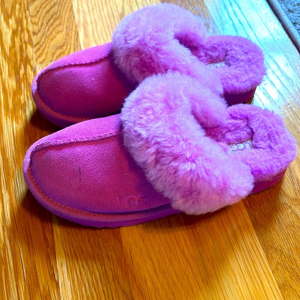 Girls Purple UGG cozy slipper size 2